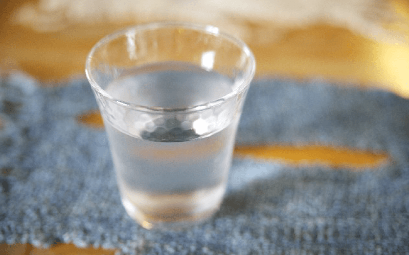 コップに入った水