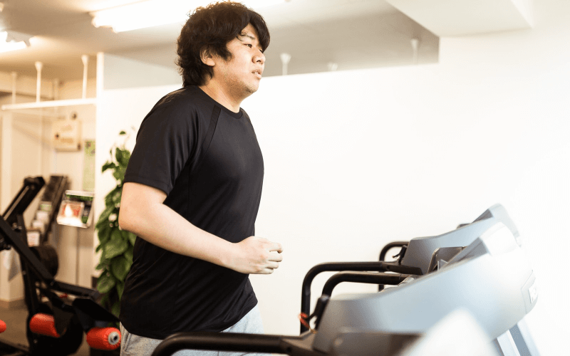 ランニングする人